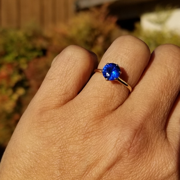 Sale! Vintage 10k Spinel blue 1.25 carats blue cobalt solitaire gold ring